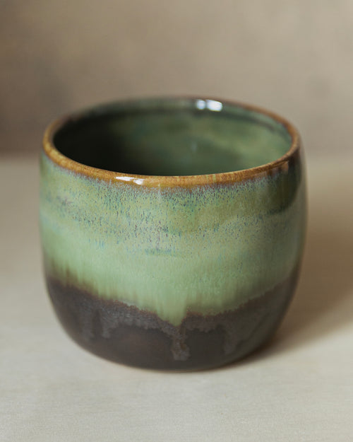 Grön/brun kopp utan öra